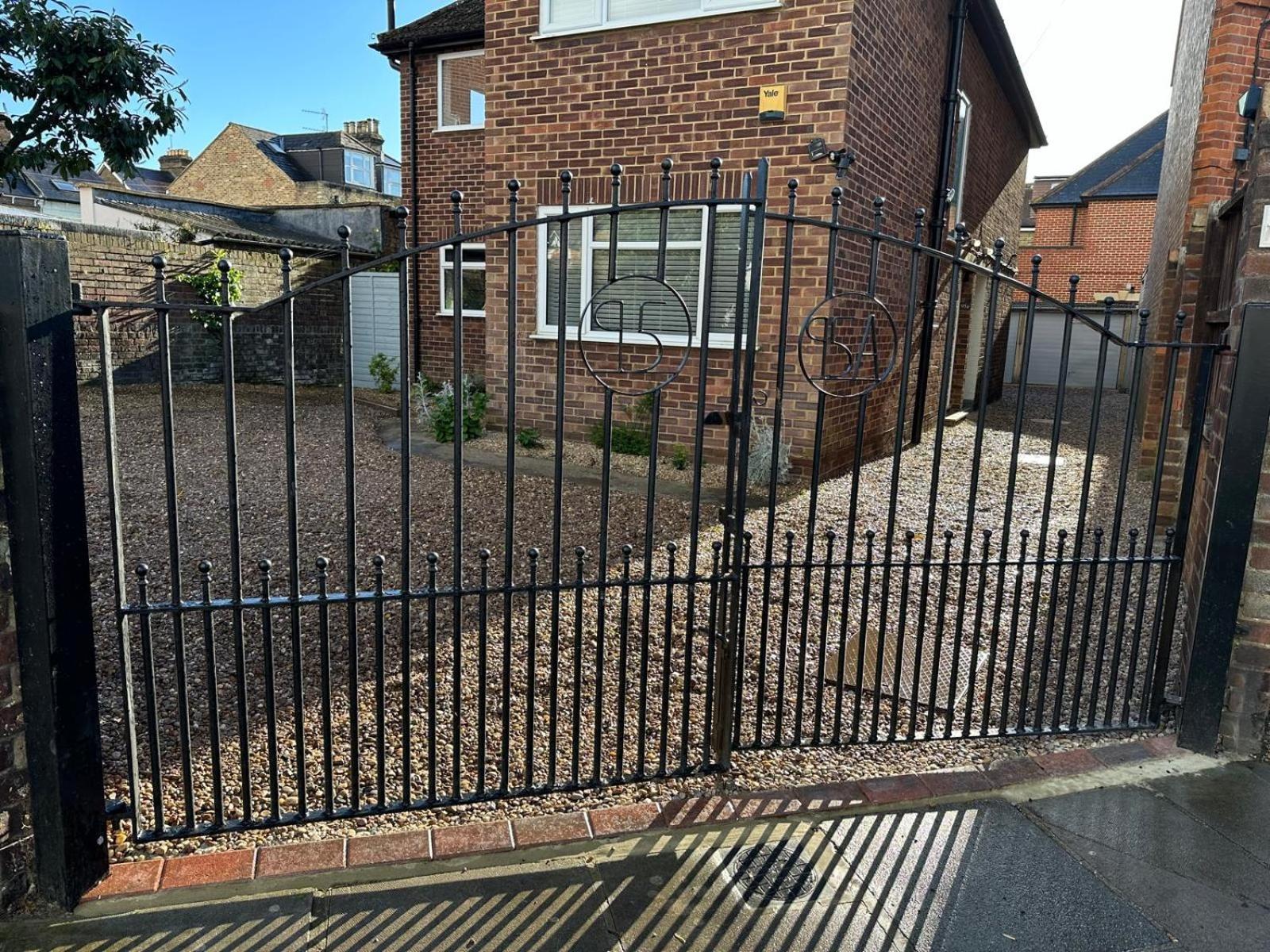 Large 2-Bedroom Maisonette With Free Parking Twickenham Exterior photo